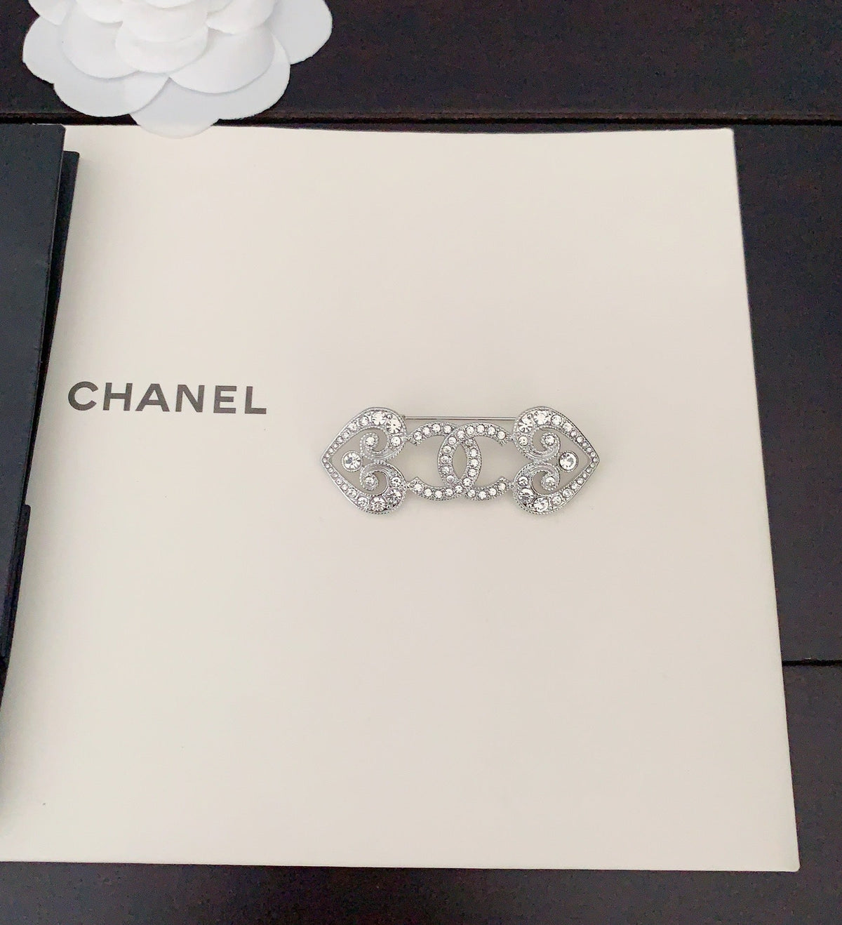 18K Chanel Heart Brooch